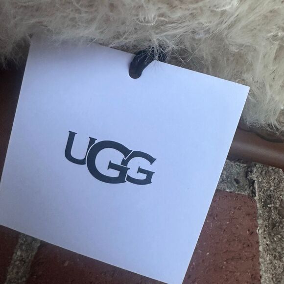 Ugg Stilson White Knitted Accent Pillow - in snow 20x20 NWT - Picture 3 of 8